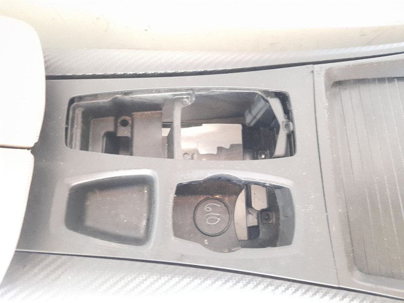 Recambio de reposabrazos para bmw x5 (e70) xdrive 30 d referencia OEM IAM   