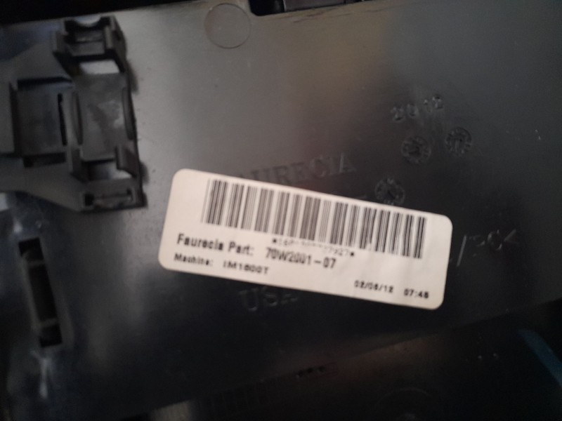 Recambio de reposabrazos para bmw x5 (e70) xdrive 30 d referencia OEM IAM 70W200107  