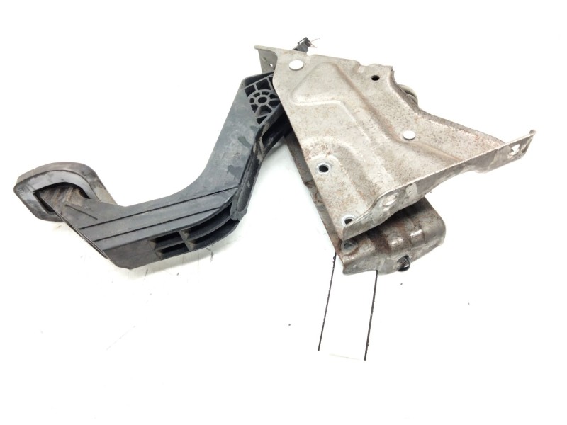Recambio de pedal embrague para mercedes-benz sprinter 3-t furgón (b906) 209 cdi (906.611, 906.613) referencia OEM IAM 1036776  