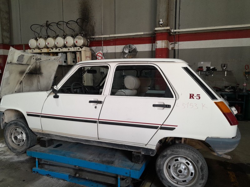 renault 5 (122_) del año 1984