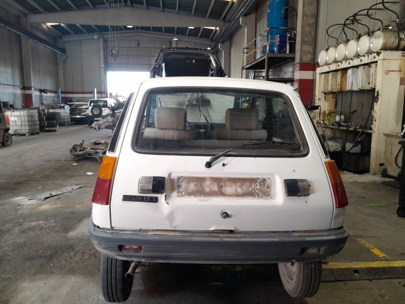 renault 5 (122_) del año 1984