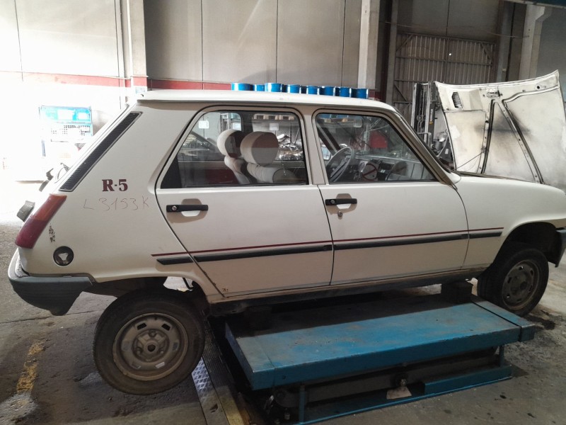 renault 5 (122_) del año 1984