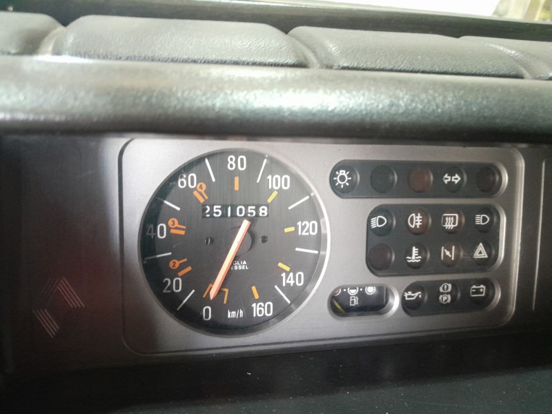 renault 5 (122_) del año 1984