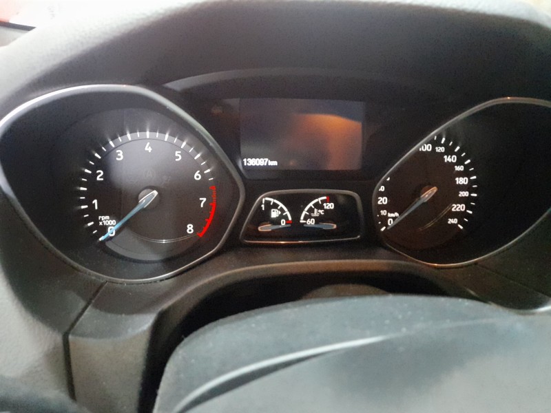 ford focus iii sedán del año 2016