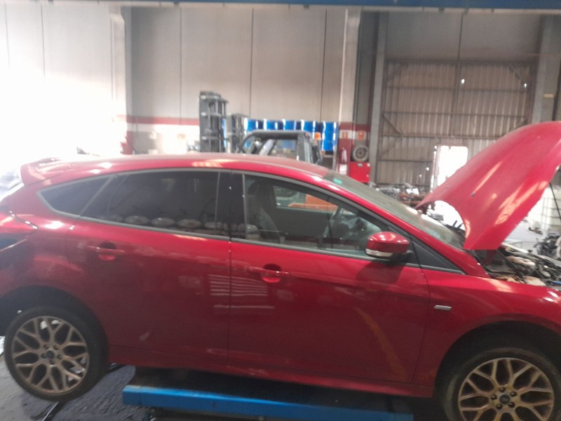 ford focus iii sedán del año 2016