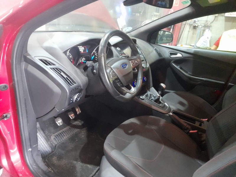 ford focus iii sedán del año 2016