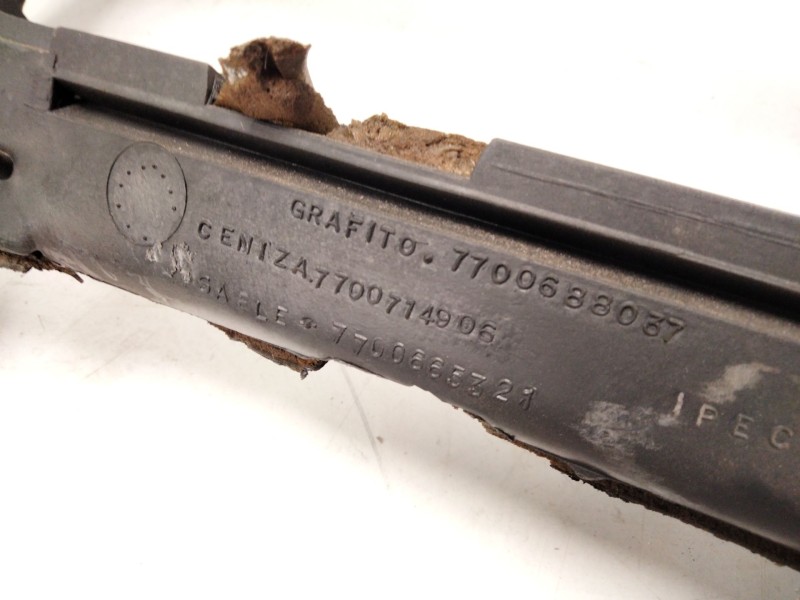 Recambio de salpicadero para renault 5 (122_) 1.1 (1227, 1397) referencia OEM IAM 7700688037  