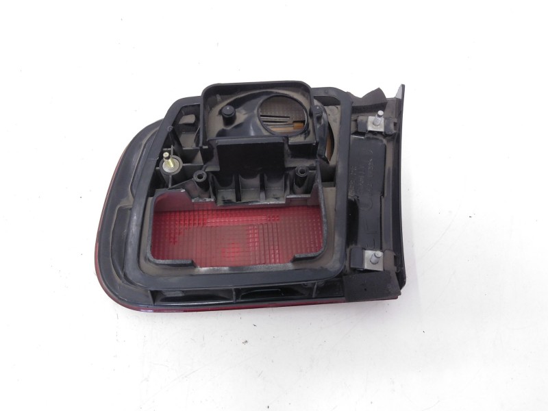 Recambio de piloto trasero derecho porton para honda civic v hatchback (eg) 1.5 i 16v (eg4) referencia OEM IAM 043-1132  