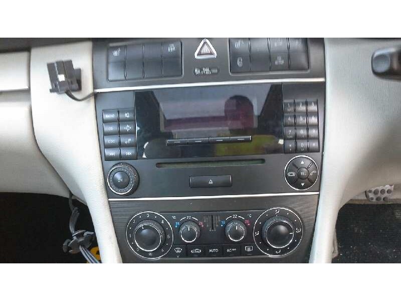 mercedes-benz clase c (w203) sportcoupe del año 2004