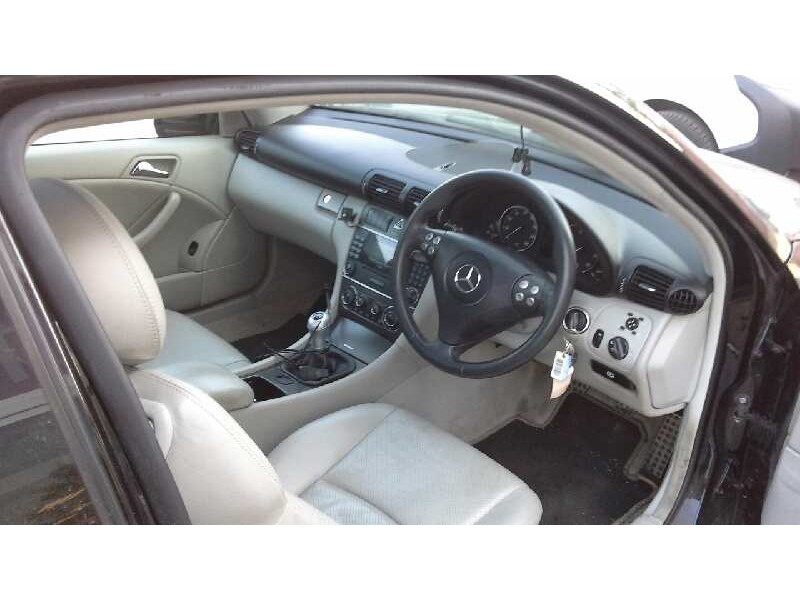 mercedes-benz clase c (w203) sportcoupe del año 2004