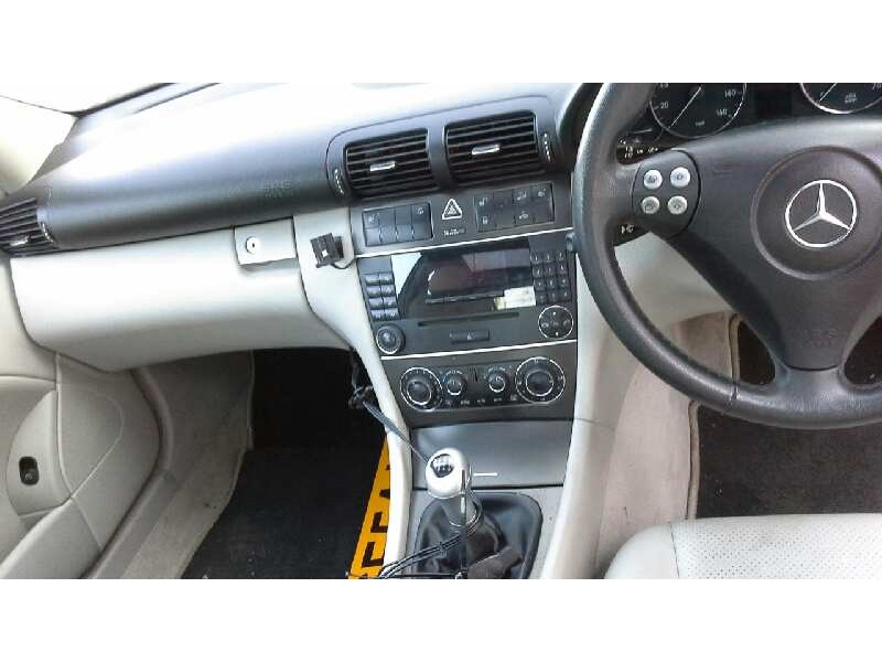 mercedes-benz clase c (w203) sportcoupe del año 2004