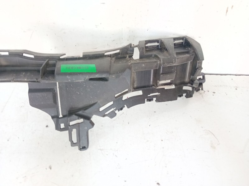 Recambio de refuerzo paragolpes delantero para mercedes-benz referencia OEM IAM A2068850704  