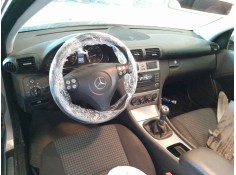 mercedes-benz clase c (w203) berlina del año 2004 2