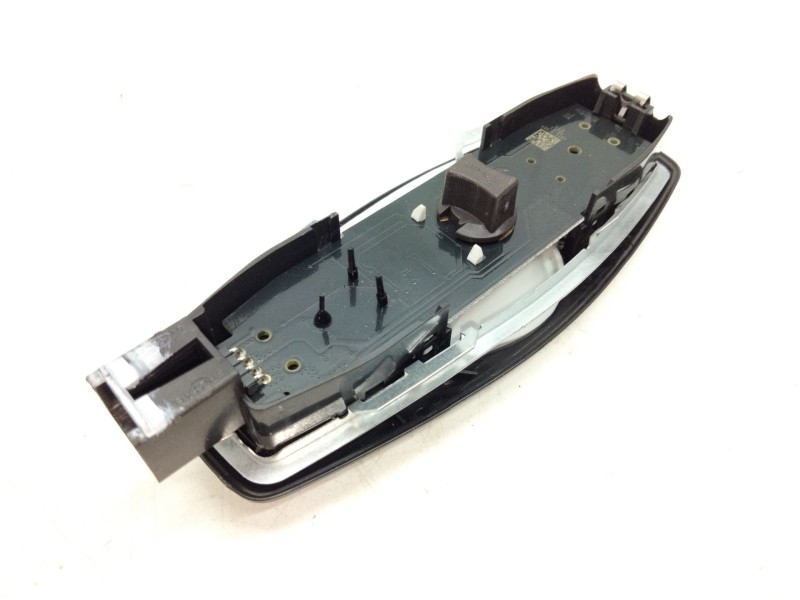 Recambio de luz interior para ford focus iii sedán 1.0 ecoboost referencia OEM IAM BM5113776  