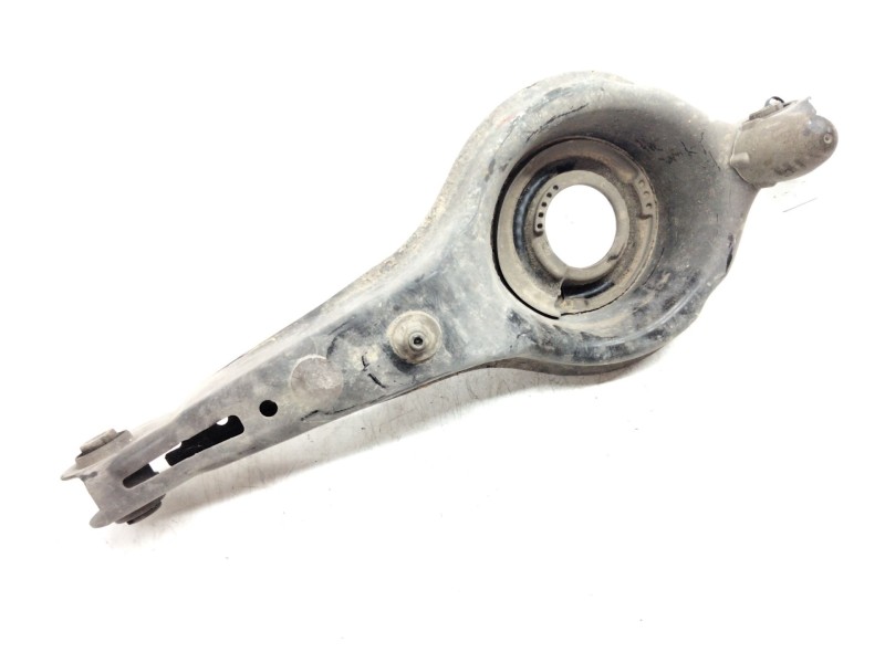 Recambio de brazo suspension inferior trasero izquierdo para ford focus iii sedán 1.0 ecoboost referencia OEM IAM   