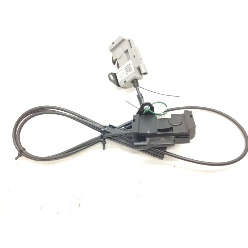 Recambio de cerradura capot para mercedes-benz clase c all-terrain (s206) c 220 d 4-matic (206.214) referencia OEM IAM T733331  