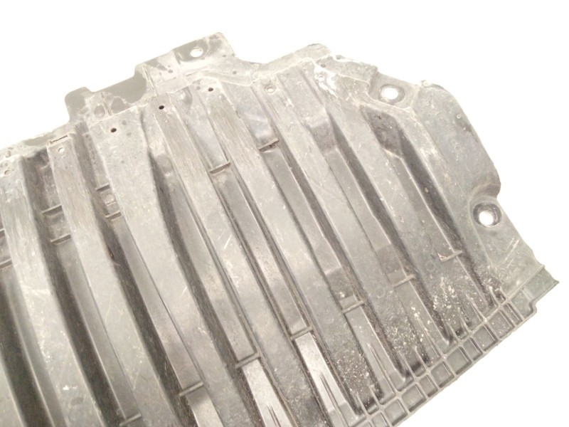 Recambio de cubrecarter para mercedes-benz clase c all-terrain (s206) c 220 d 4-matic (206.214) referencia OEM IAM A2065200200  