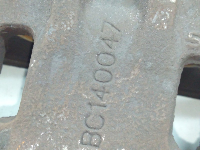 Recambio de pinza freno delantera derecha para hyundai h-1 / starex autobús (a1) 2.5 tci referencia OEM IAM BC140047  