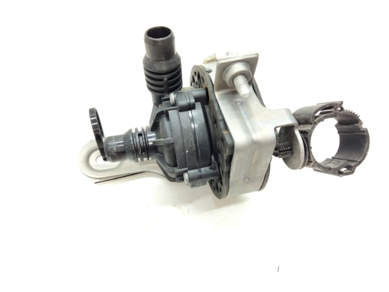 Recambio de bomba agua electrica para mercedes-benz clase c all-terrain (s206) c 220 d 4-matic (206.214) referencia OEM IAM A000