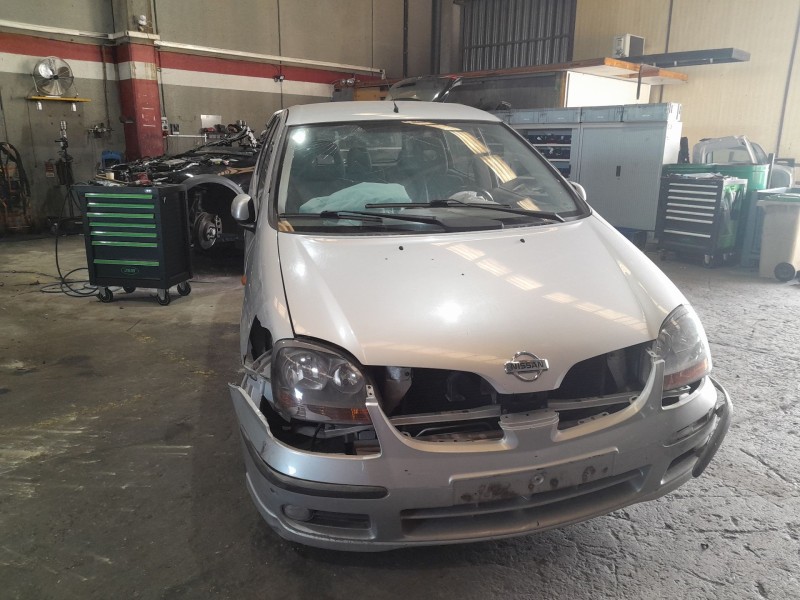 nissan almera tino (v10) del año 2002