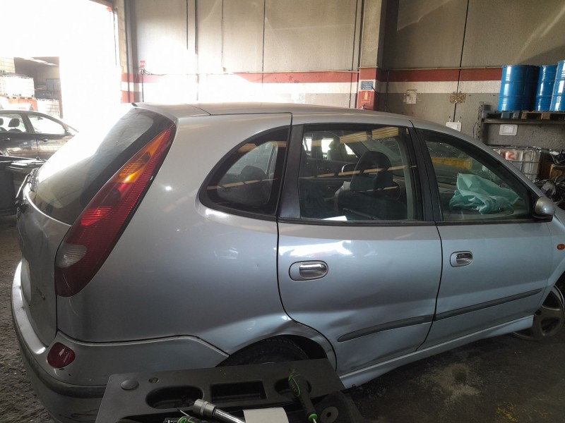 nissan almera tino (v10) del año 2002
