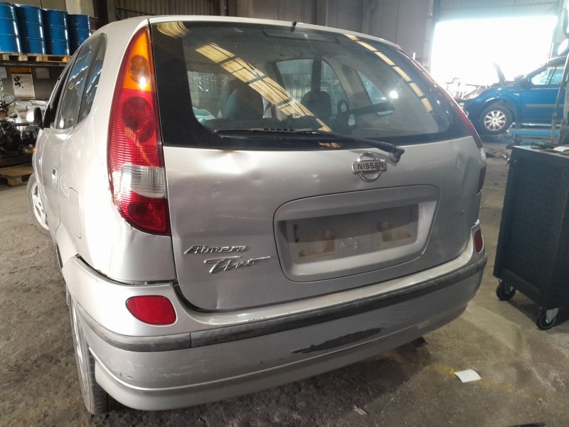 nissan almera tino (v10) del año 2002