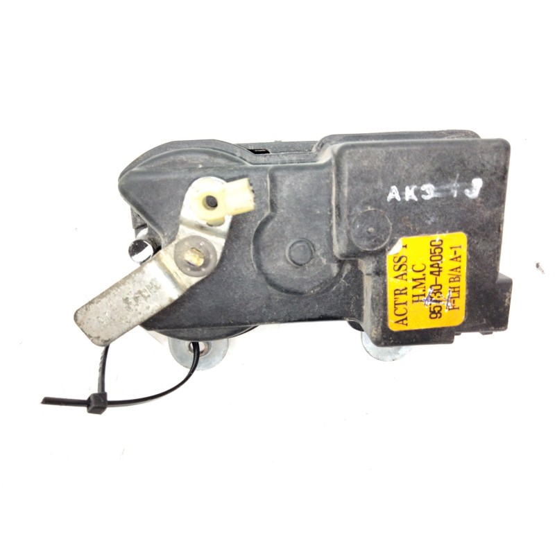 Recambio de motor cierre centralizado delantero izquierdo para hyundai h-1 / starex autobús (a1) 2.5 tci referencia OEM IAM 9573