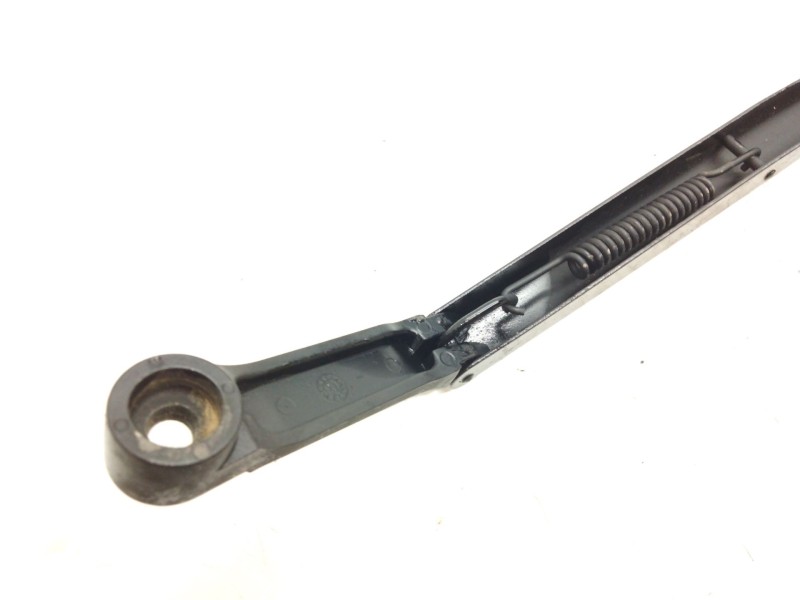 Recambio de brazo limpia delantero izquierdo para hyundai h-1 / starex autobús (a1) 2.5 tci referencia OEM IAM   