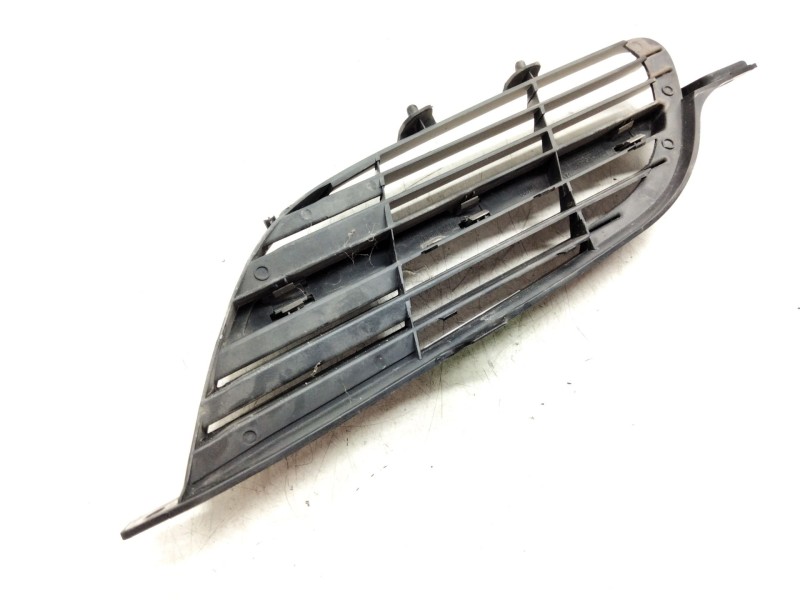 Recambio de rejilla paragolpes derecho para nissan almera tino (v10) 2.2 dci referencia OEM IAM 62322BU000  