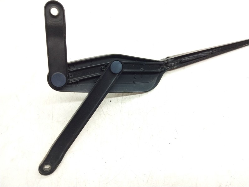 Recambio de brazo limpia delantero derecho para nissan almera tino (v10) 2.2 dci referencia OEM IAM   