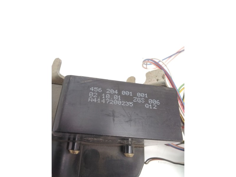 Recambio de cerradura puerta delantera derecha para mercedes-benz vaneo (414) 1.6 (414.700) referencia OEM IAM A4147200235  