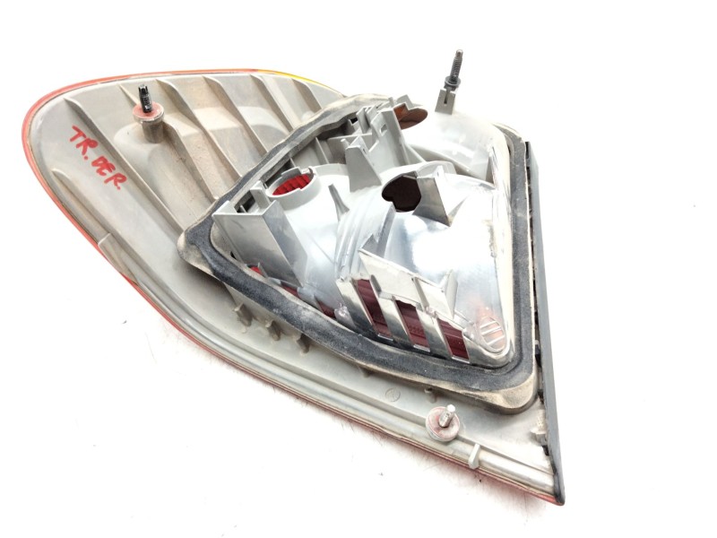 Recambio de piloto trasero derecho para bmw 3 (e46) 320 d referencia OEM IAM 8364922  