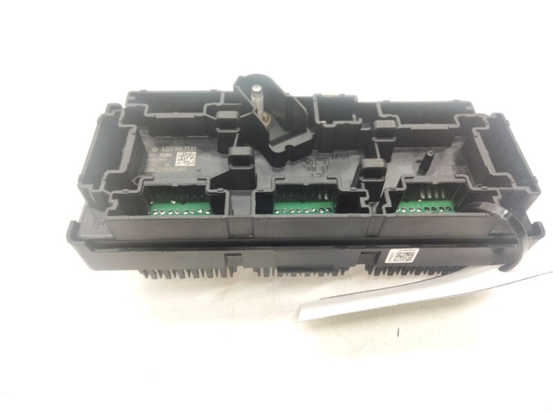 Recambio de caja reles para mercedes-benz clase c all-terrain (s206) c 220 d 4-matic (206.214) referencia OEM IAM A2239067303  