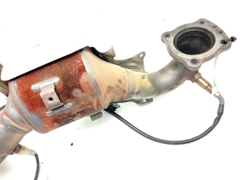 Recambio de catalizador para ford focus iii sedán 1.0 ecoboost referencia OEM IAM E1F15E211SA  
