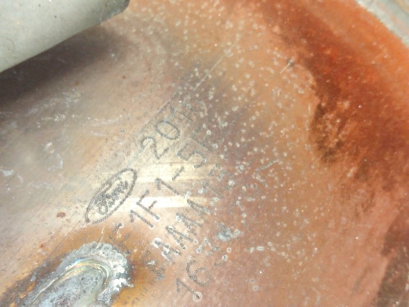 Recambio de catalizador para ford focus iii sedán 1.0 ecoboost referencia OEM IAM E1F15E211SA  