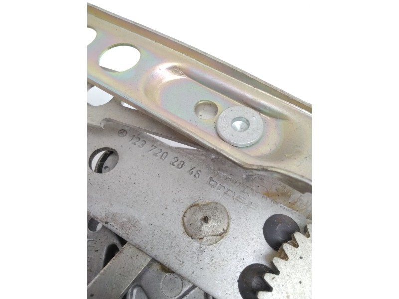 Recambio de elevalunas delantero izquierdo para mercedes-benz 123 sedán (w123) 250 (123.026) referencia OEM IAM A1237202746 NUEV