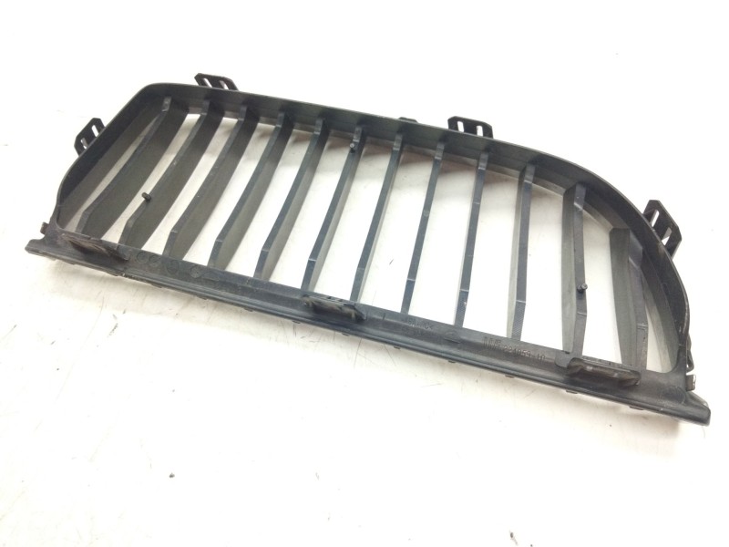 Recambio de rejilla paragolpes izquierdo para bmw 3 (e90) 320 d referencia OEM IAM 22405910  