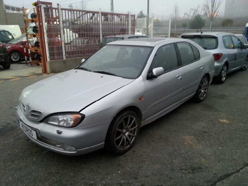 nissan primera berlina (p11) del año 2000
