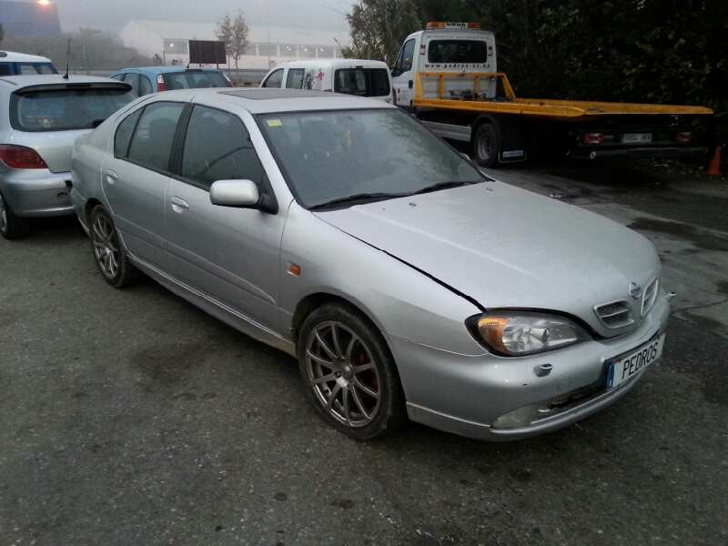 nissan primera berlina (p11) del año 2000