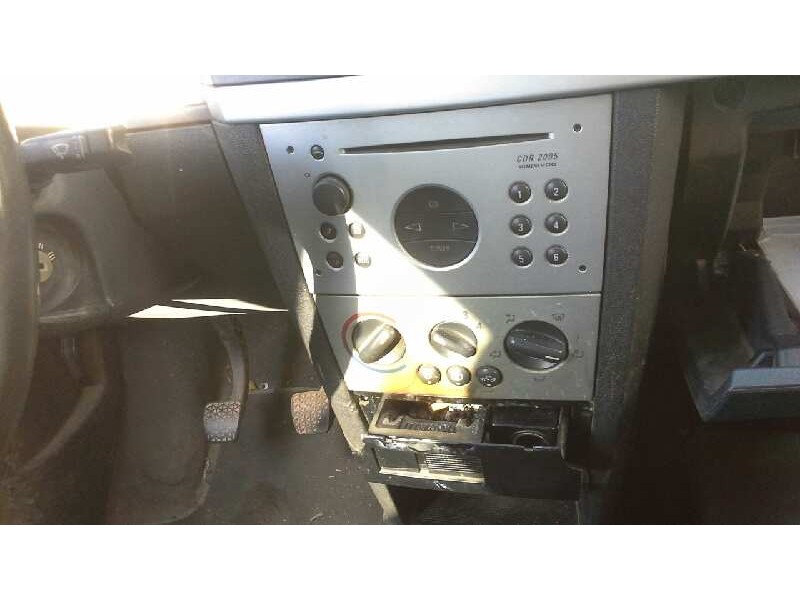 opel meriva del año 2004