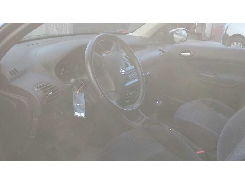 peugeot 206 berlina del año 2004