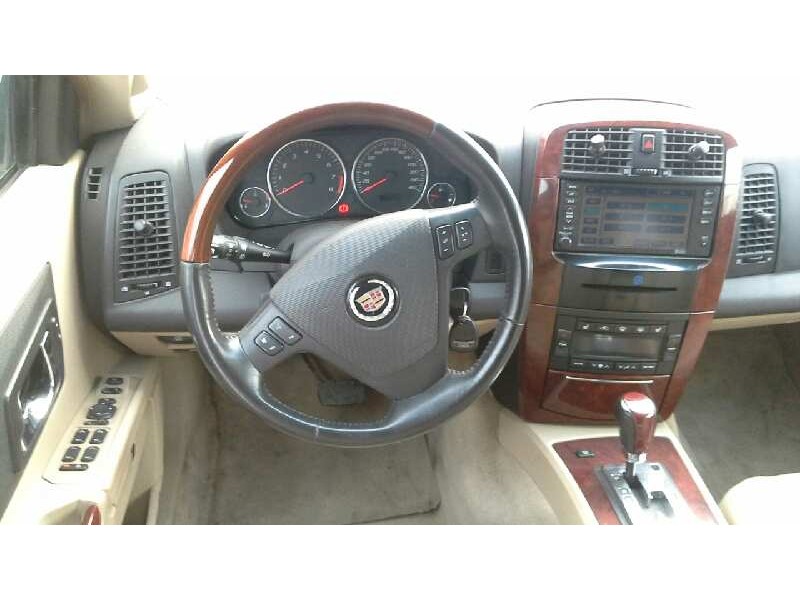 cadillac srx del año 2005