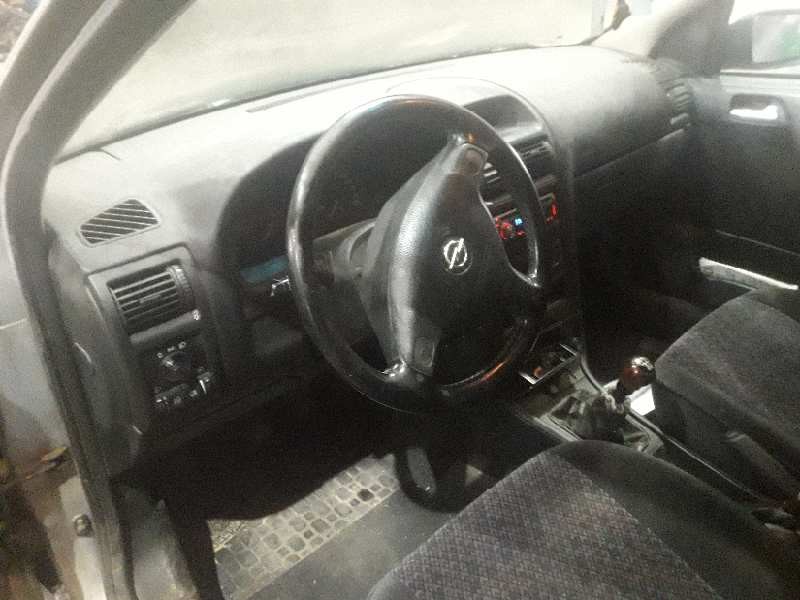 opel astra g berlina del año 1999