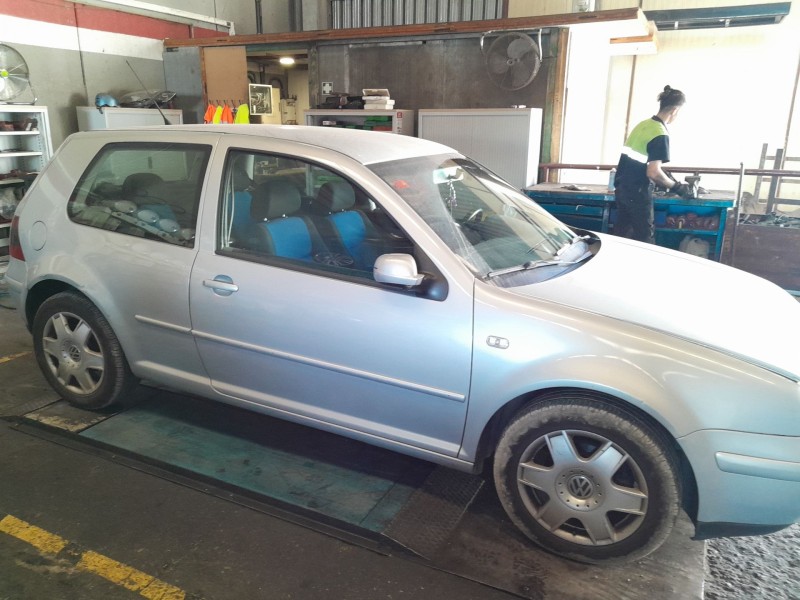 volkswagen golf iv berlina (1j1) del año 2000