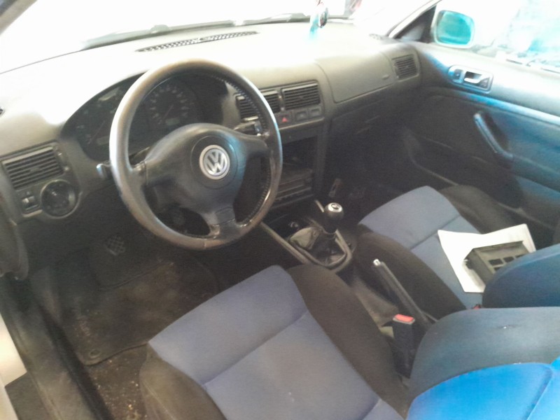 volkswagen golf iv berlina (1j1) del año 2000
