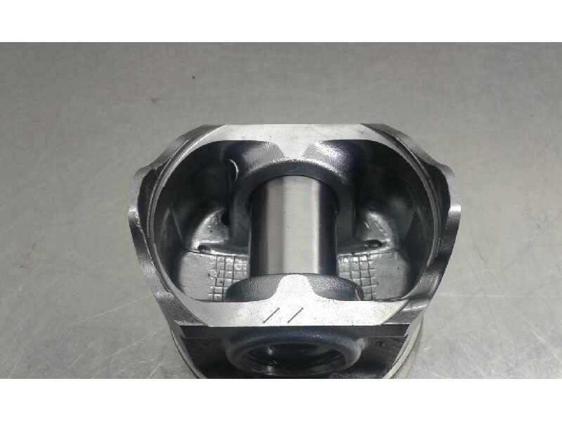 Recambio de piston para nissan x-trail (t30) 2.2 16v turbodiesel cat referencia OEM IAM 8H 10103AU600 