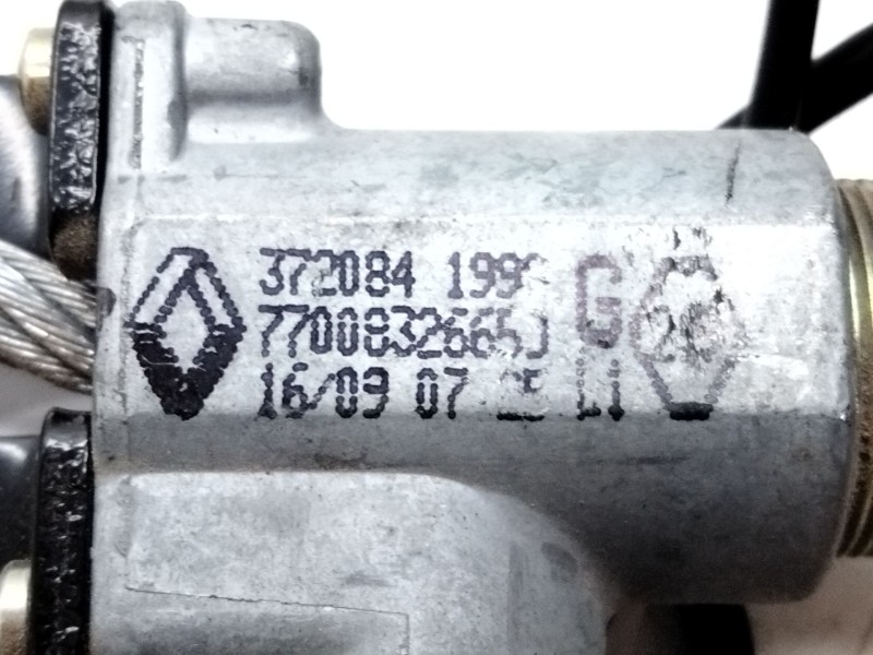 Recambio de enganche delantero derecho para renault megane scenic (ja0/1_) 1.9 dti (ja0n) referencia OEM IAM   