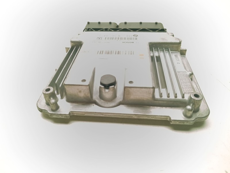 Recambio de centralita motor uce para bmw 3 coupé (e92) 320 d referencia OEM IAM 8512047  