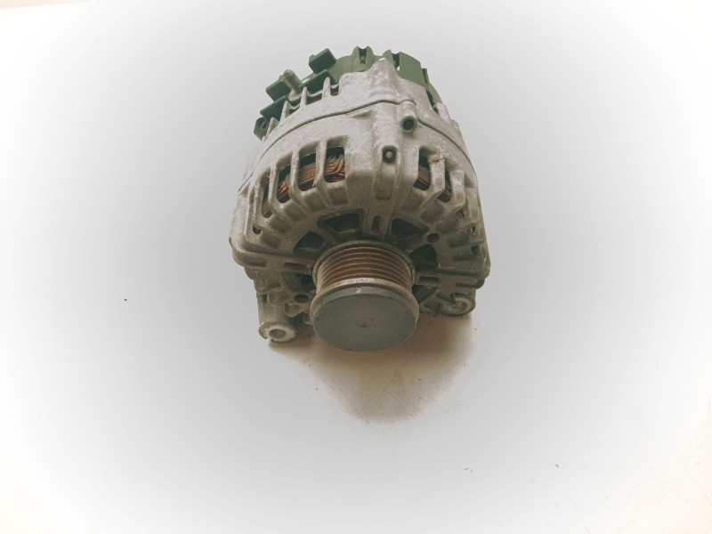 Recambio de alternador para bmw 3 (f30, f80) 320 d referencia OEM IAM 8578608  