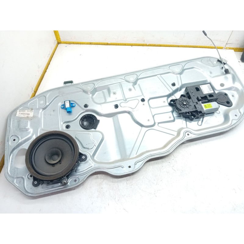 Recambio de elevalunas delantero derecho para volvo c30 2,0d r-design referencia OEM IAM 8679979  